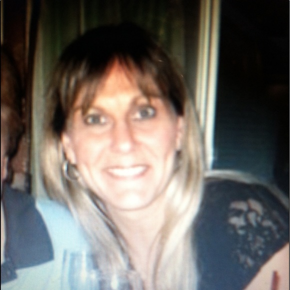 Meet your Posher, Carrieann - Picture 2 of 3